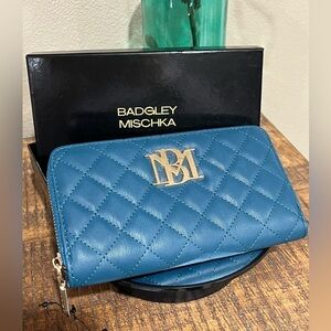 Badgley Mischka Quilted Women's Wallet, new in box!